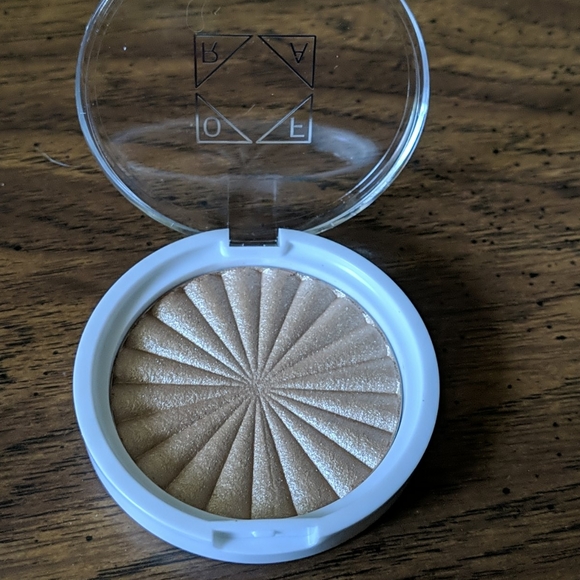 OFRA Highlighter Rodeo Drive - Picture 3 of 3